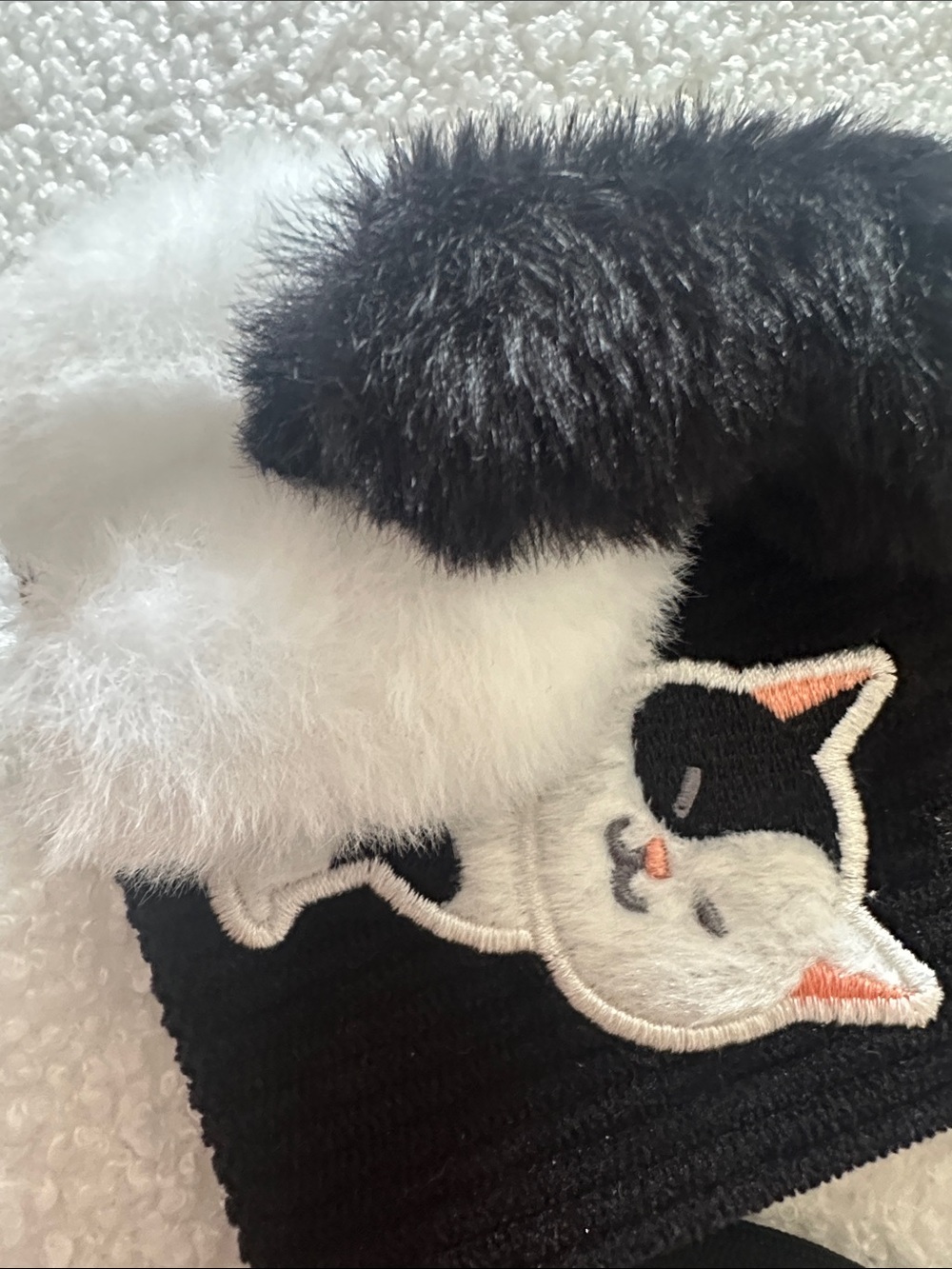 Starbucks Black Crossbody Bag with Plush Black-and-White Cat - Picture 8 of 8